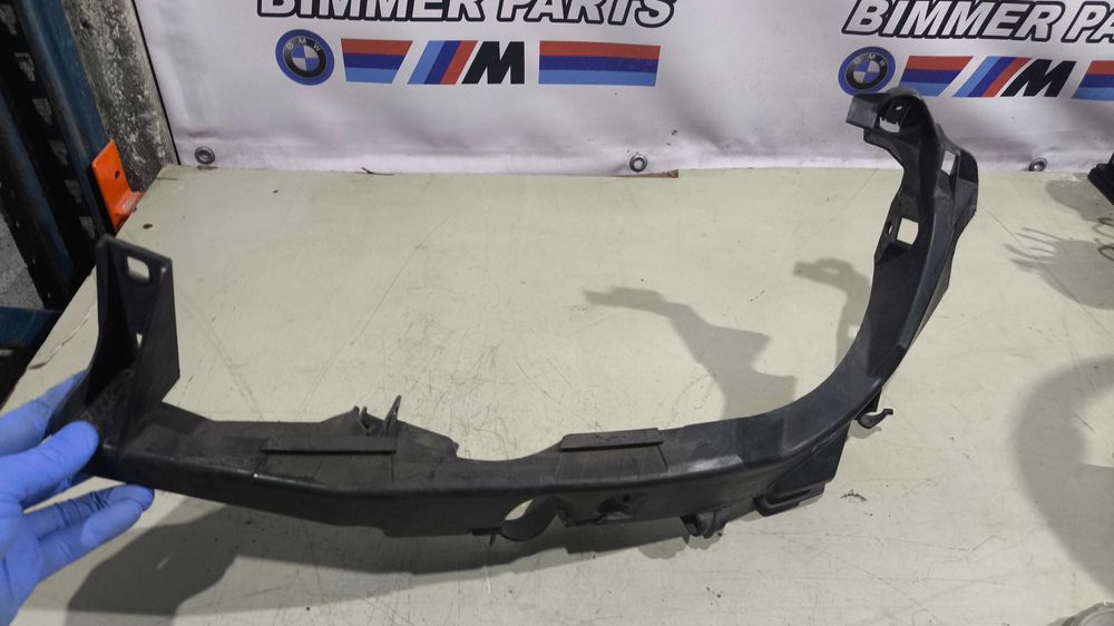 Guia Farol BMW Serie 3 (E90/E91) Esquerdo LCI  7138.401