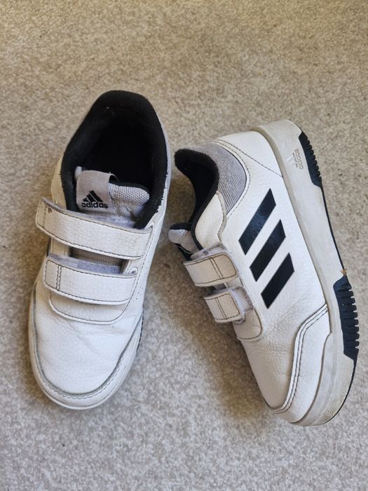 Дитячі кросівки Adidas. Розмір 32