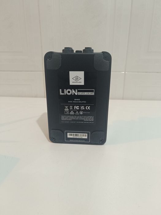 Pedal Boss DD 200 e Hotone Verbera
