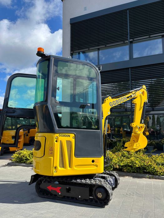 Nowa minikoparka Gunter Grossmann GG800N z kabiną