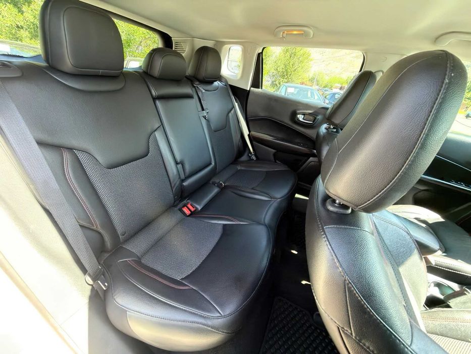 Jeep Compass      2021