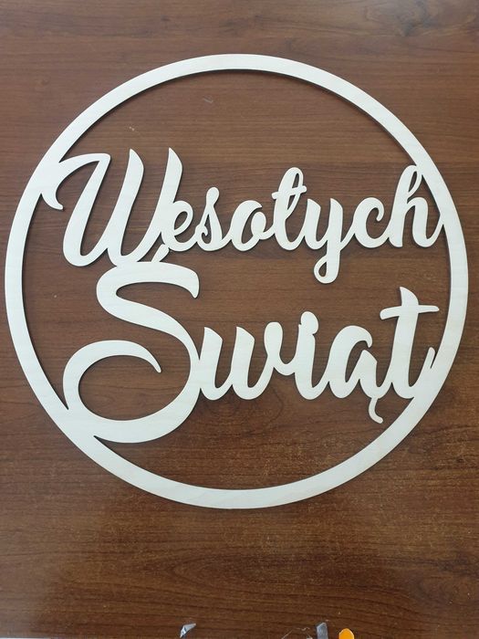 Dekoracyjny świąteczny napis w kole "Wesołych Świąt"