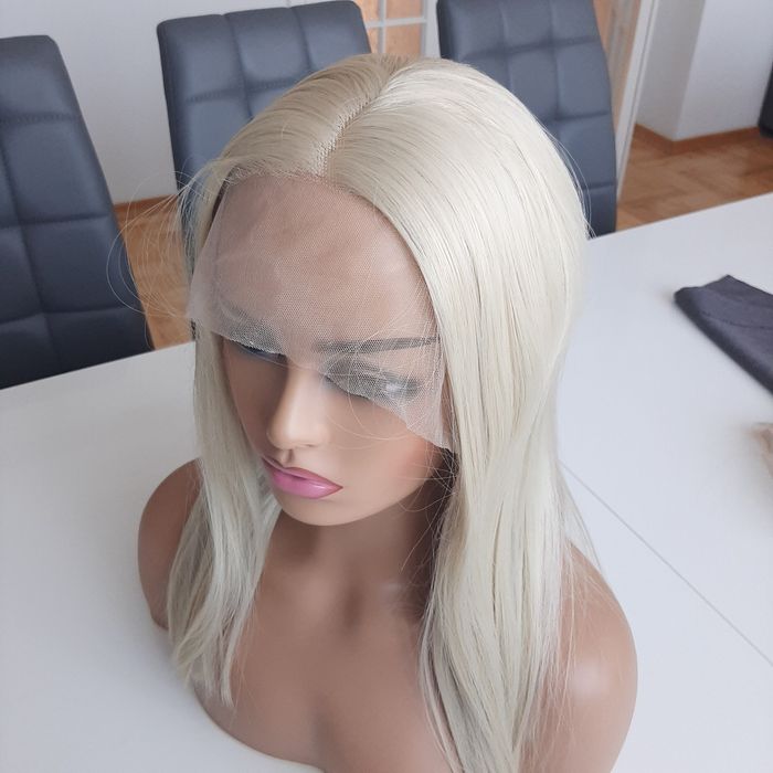 Peruka lace front platynowa 40 cm