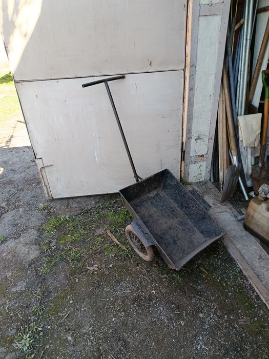 Садовый инвентарь.