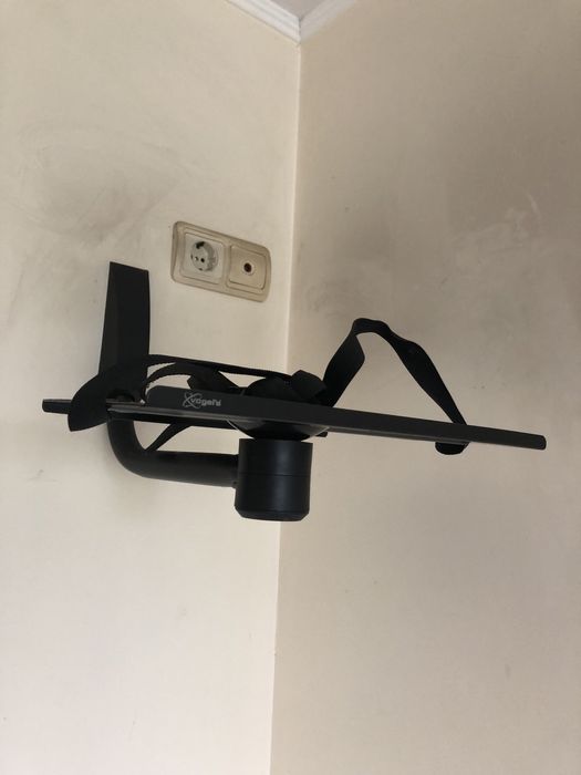 Полка настенная под телевизор