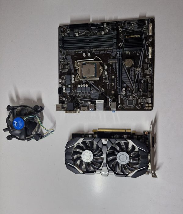 Продам комплектом чи по одному