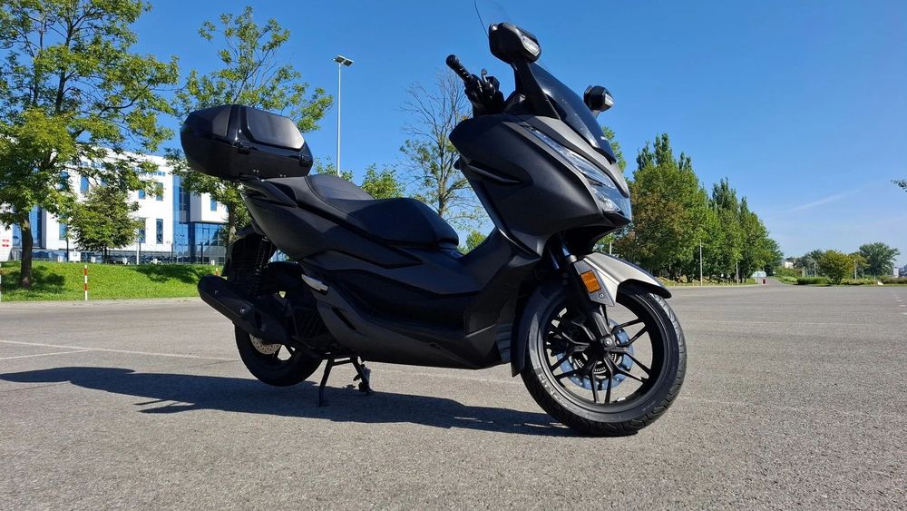 Honda NSS Honda Forza z oryginalnym kufrem - zadbana, stan bardzo dobry, polecam
