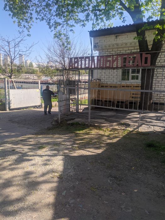 Гараж охраняемый в комплексе автолюбитель 104. 602 м.