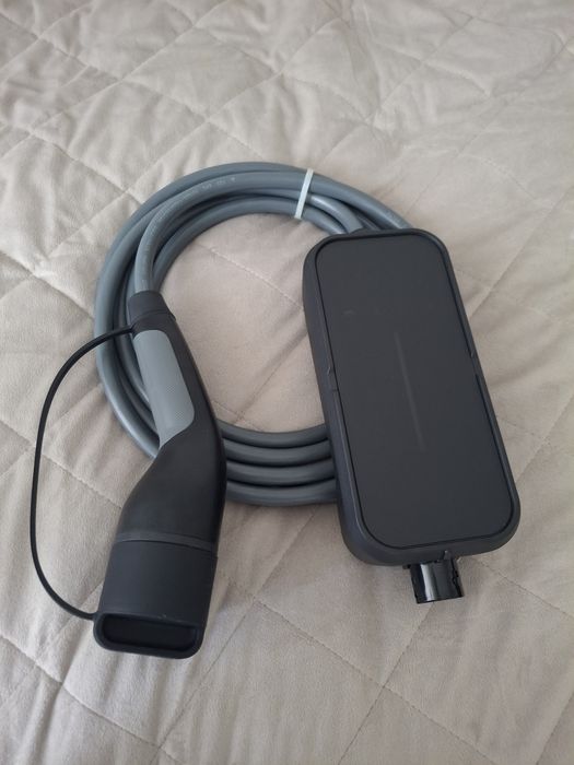 Оригінальний мобільний зарядний пристрій BMW Flexible Fast Charger 2.0