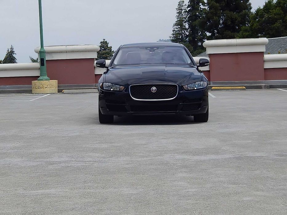 Jaguar XE 25t      2018