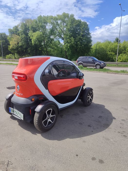 Рено.   .Твіззі..