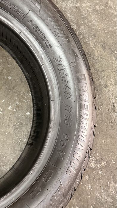 Pneus 205/60r16 Taurus High Performance com 90% piso