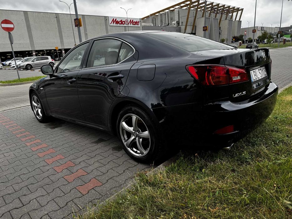 Lexus IS II 2.5 250 V6 208 KM