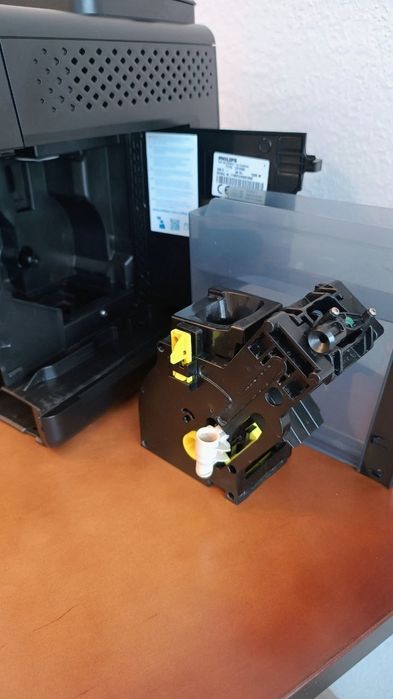 Кавомашина PHILIPS Series 2300 EP2330/10