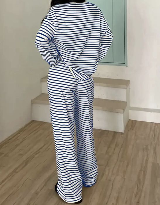 Жіночий домашній костюм-піжама