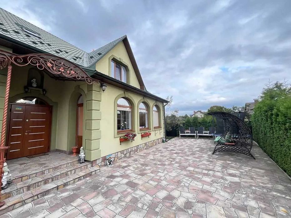 Будинок з ремонтом