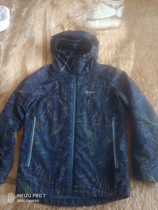 Продам ветровку и зимнюю куртку