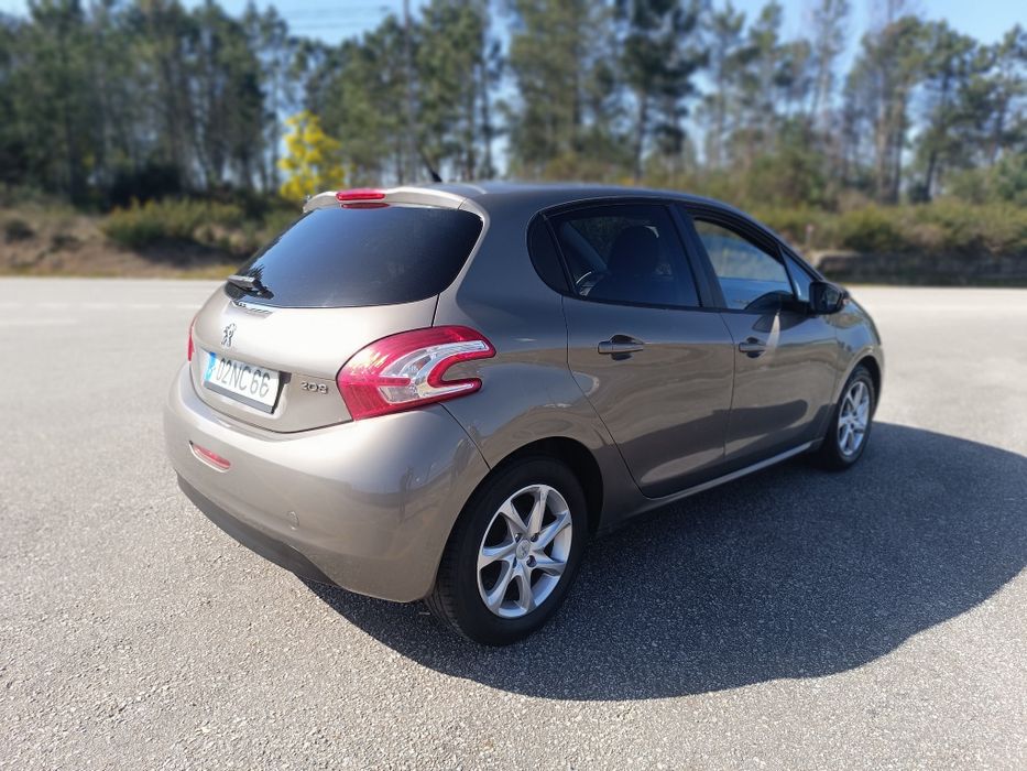 Peugeot 208 1.2 pluetech COMO NOVO