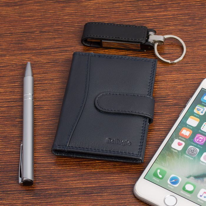 Skórzane etui na karty granatowe firmowe RFID z zapięciem prezent nowe