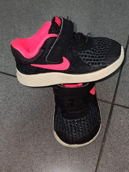 Sapatilhas Nike revolution 4 n° 18,5 como novas