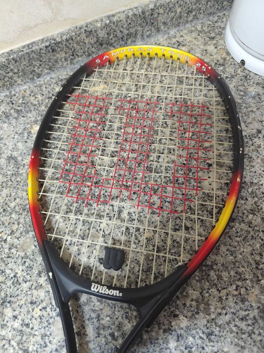 Raquete rara da Wilson,Modelo "Peter Sampas tour 25,tem assinatura