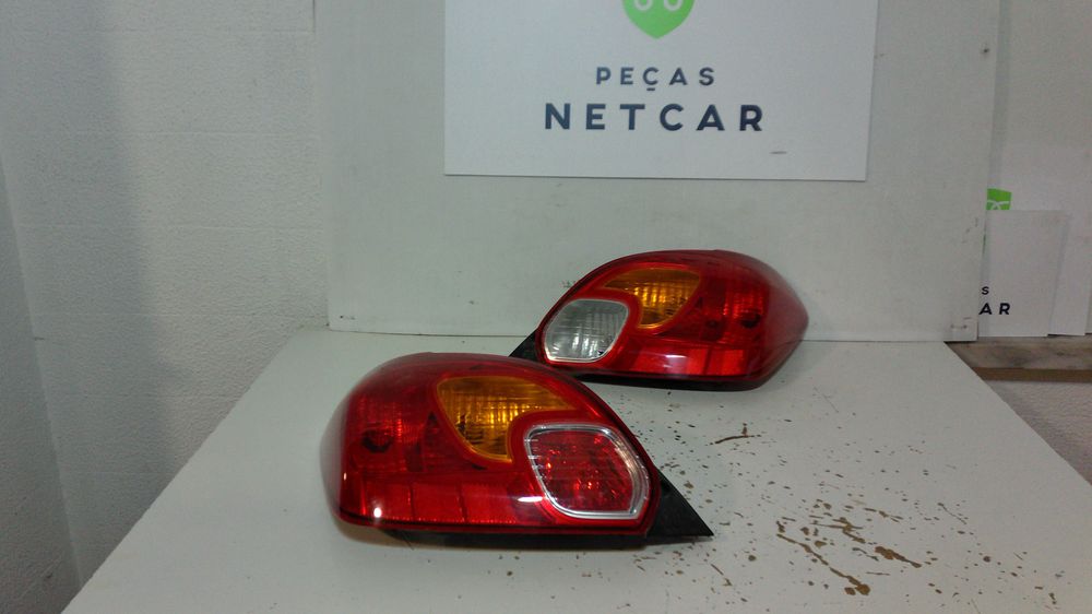 Farol Optica Mitsubishi Space Star 2013