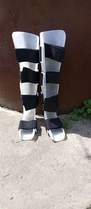 Продам ортез голіностопний 2 шт.