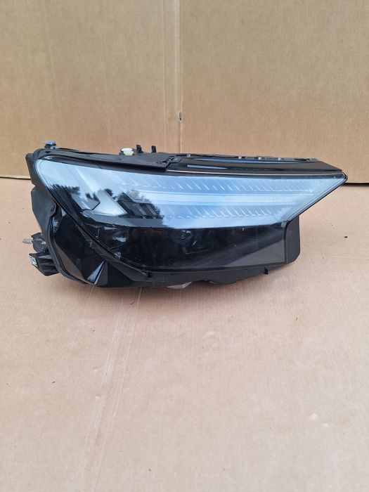 Фара права Audi E-tron Q4