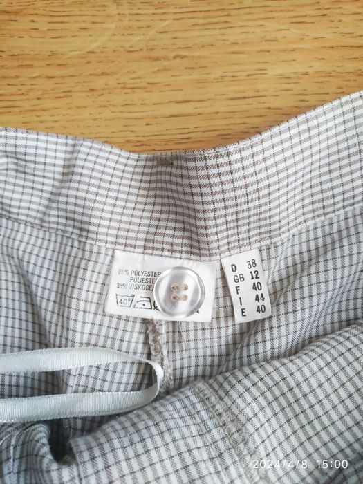 Komplet beżowy szorty + marynarka 40 L