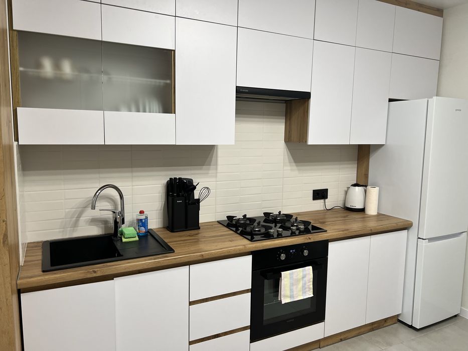 ТЕПЛА Квартира подобово центр Яровиця. Укриття і Звітні документи є!