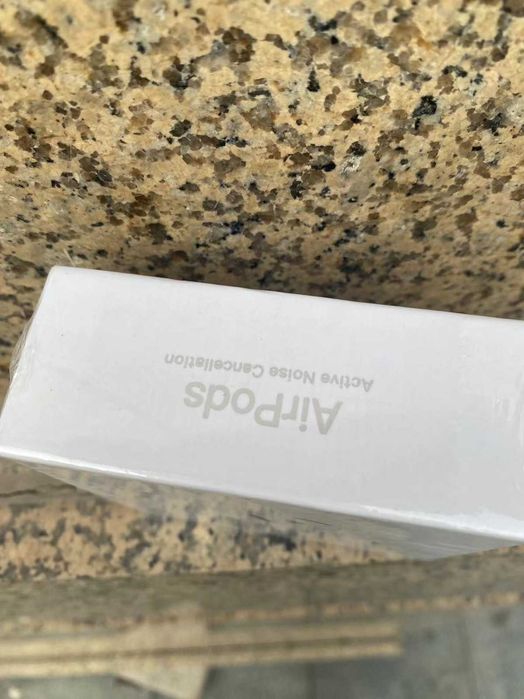 NOWE Słuchawki Bluetooth Apple AirPods 4