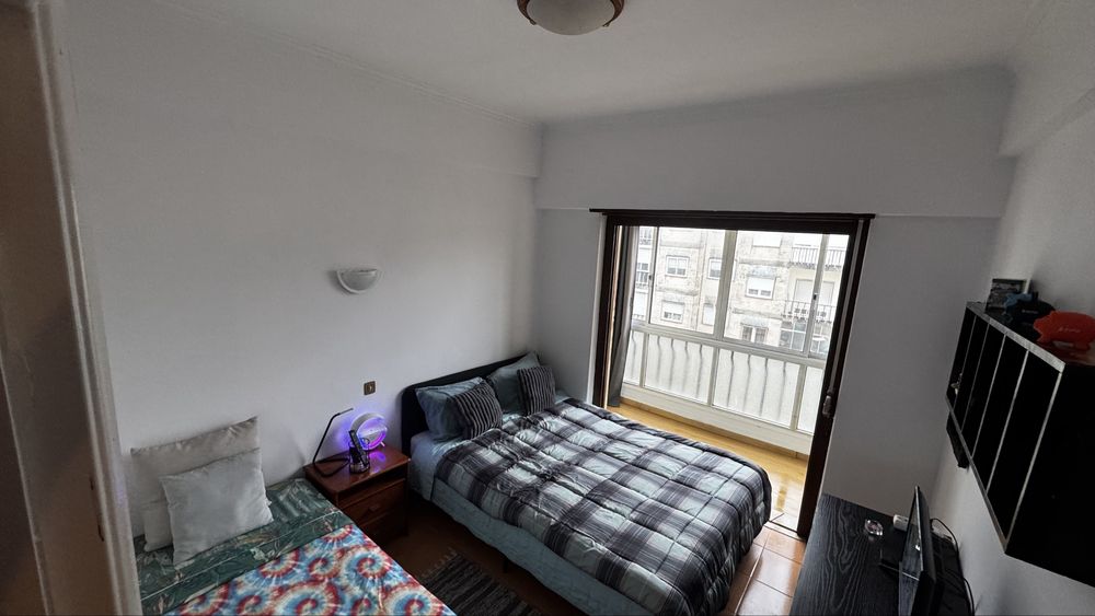 QUARTO para arrendar - Solteiro(A)