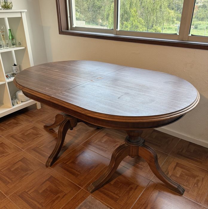 Mesa de jantar 4 a 6 lugares