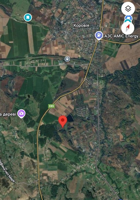 Продам земельну ділянку під лісом, біля озера