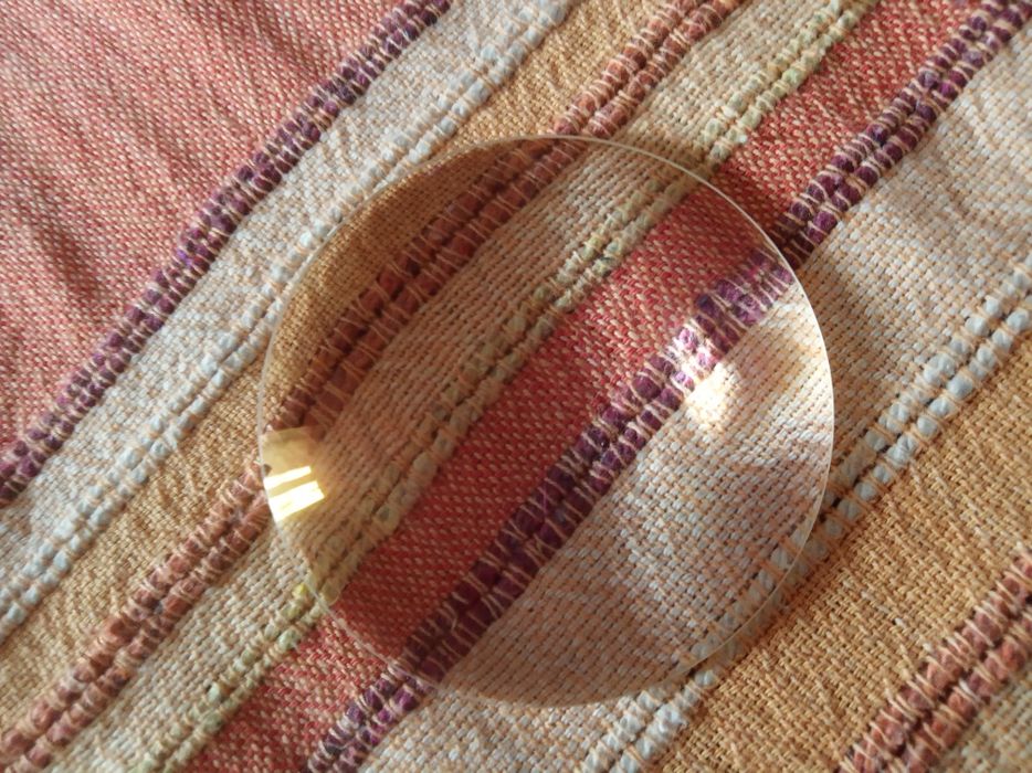 Лупа увеличительное стекло