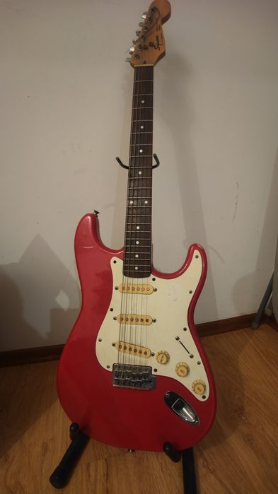 Squier Stratocaster by Fender Korea 1995 – klasyczna czerwona gitara elektryczna