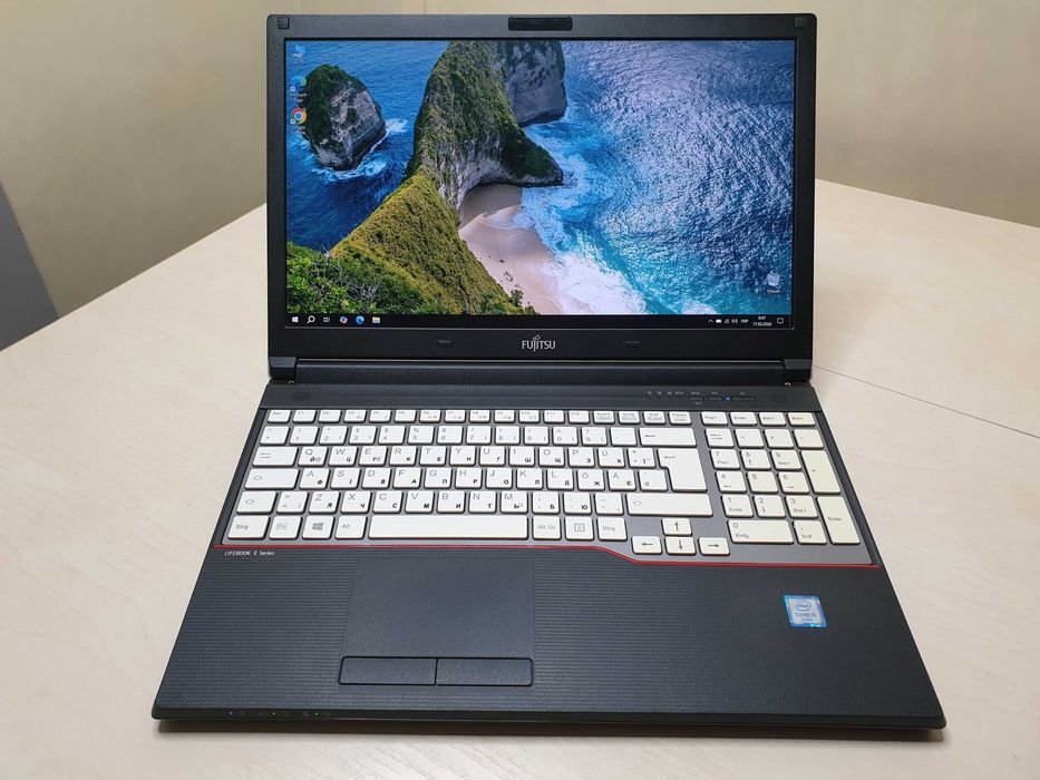 Потужний ноутбук Fujitsu / Intel Core i3-6100/SSD/RAM 8 GB/Full HD IPS/Батарея 6 годин