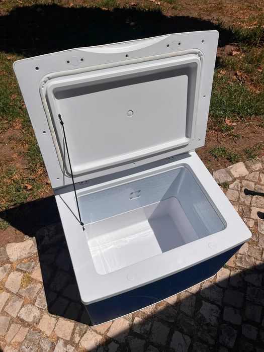 Mobicool MB40 – Frigorífico Portátil Híbrido 40L para Campismo / Autocaravana // Mobicool MB40 Hybrid Portable Camping Fridge / Coolbox – 40L