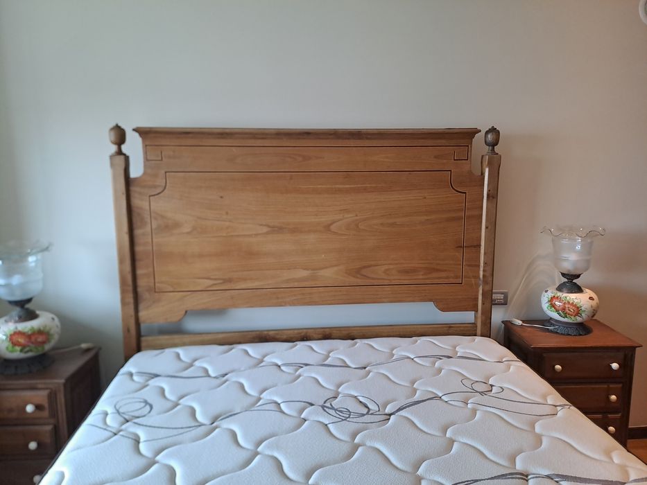 Cama de casal e colchão