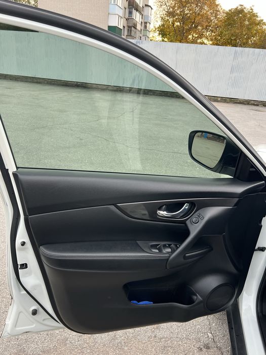 Nissan rogue мінімальні пошкодження