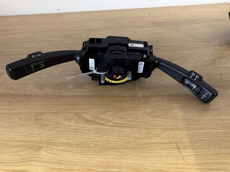 Manetki, tasma Volvo V40 II lift 18r