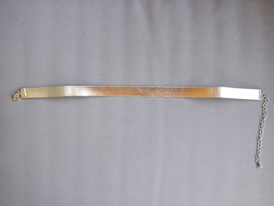 Gargantilha prateada