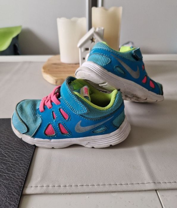 Nike 25 lekkie buty dla dziewczynki adidasy