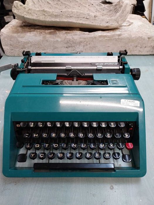 Máquina de Escrever Olivetti Studio 45