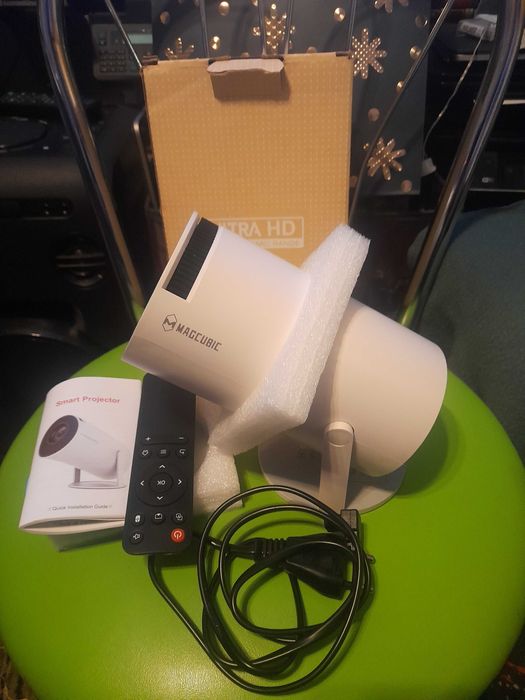 Sprzedam projektor multimedialny smart