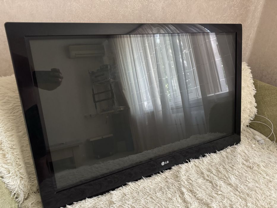 Плазменний телевізор LG - 42