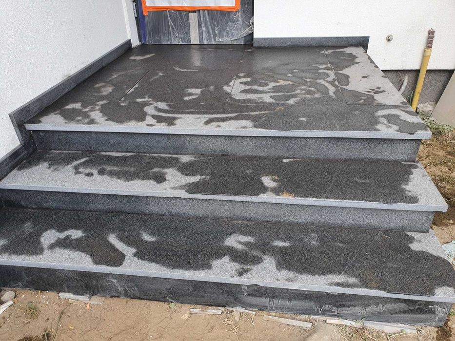 Schody kamienne zewnętrzne wewnętrzne granitowe marmurowe konglomerat