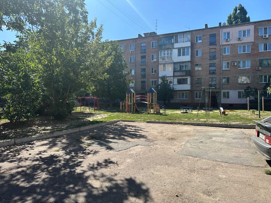 Двокімнатна ЧЕШКА в центральній частині,з електроопаленням