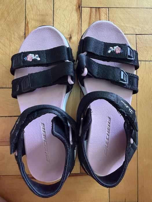 Босоніжки skechers на дівчинку 35 розмір