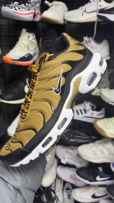 Кросівки чоловічі оригінал  NIKE AIR MAX PLUS BROWN DM0032-700